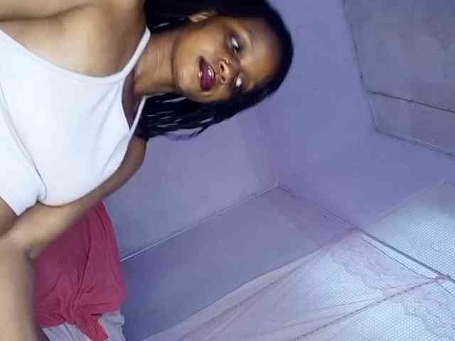 petittegoddess254 webcam
