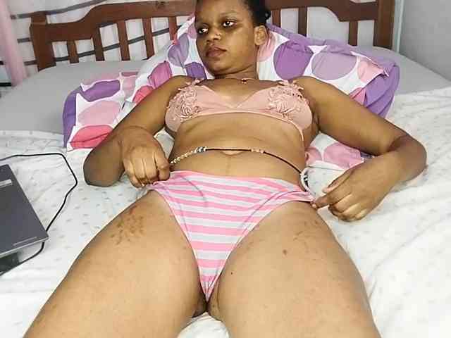 petittegoddess254 webcam
