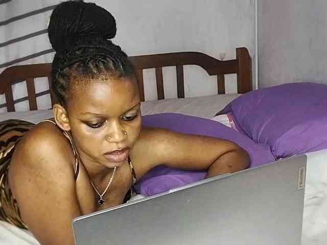 petittegoddess254 webcam