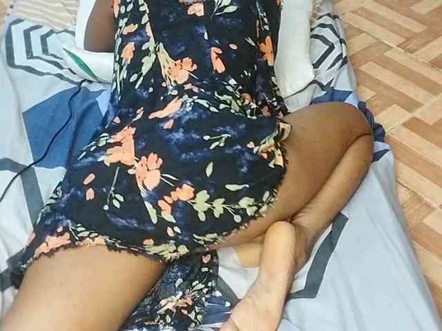 petittegoddess254 webcam