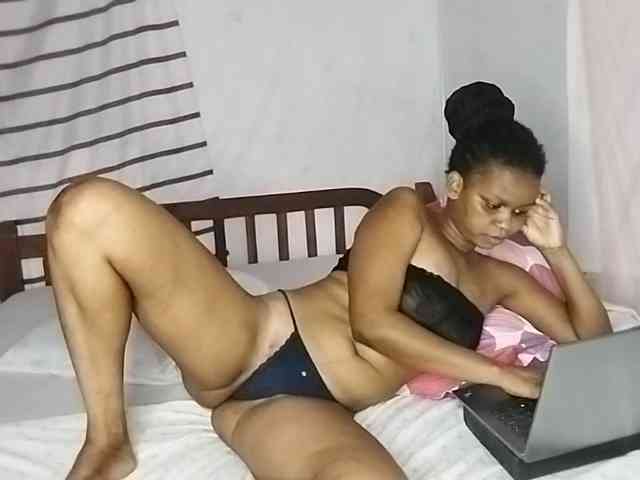 petittegoddess254 webcam