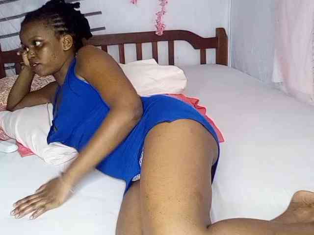 petittegoddess254 webcam
