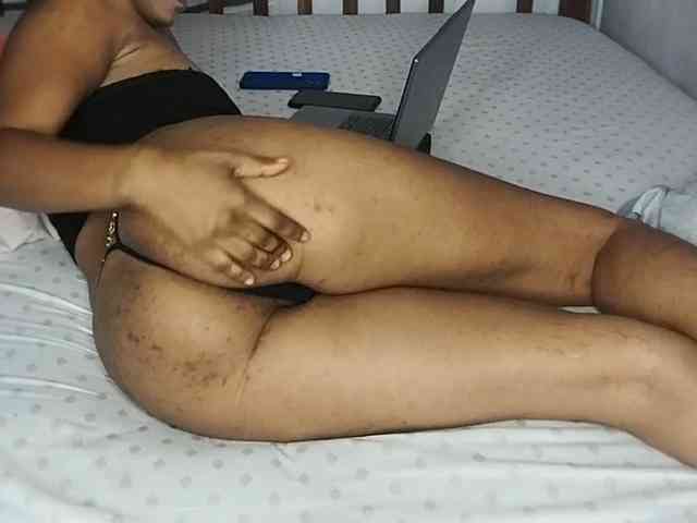 petittegoddess254 webcam