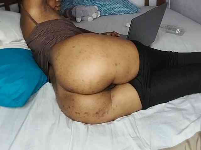 petittegoddess254 webcam