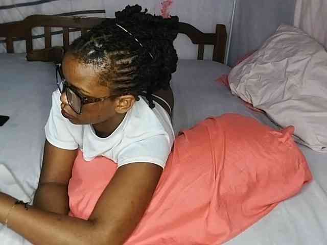 petittegoddess254 petittegoddess254