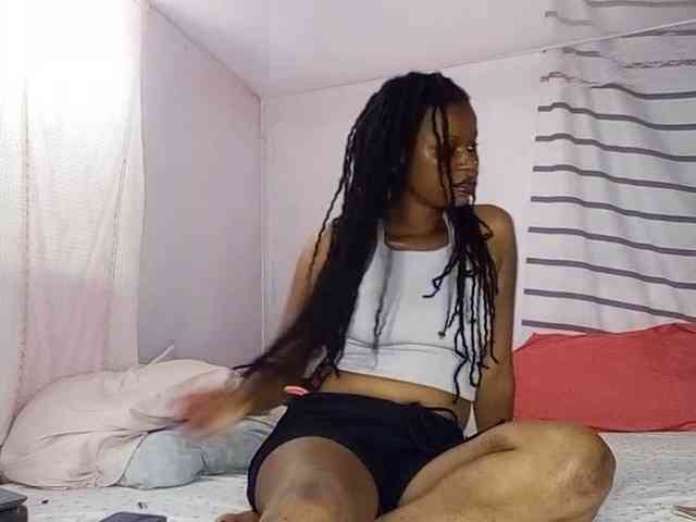 petittegoddess254 petittegoddess254