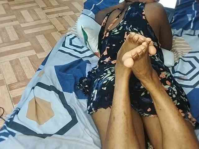 petittegoddess254 webcam