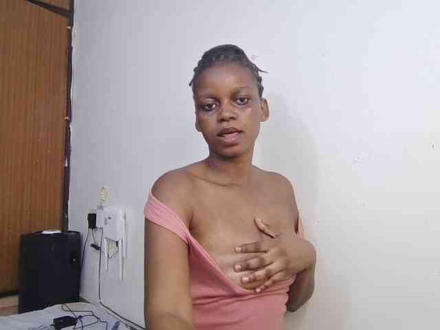 petittegoddess254 petittegoddess254
