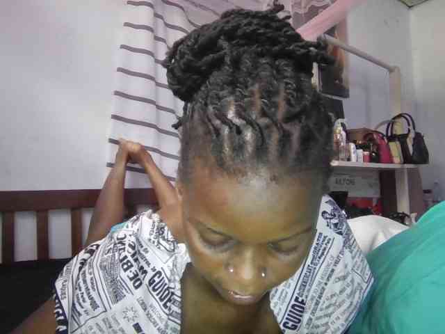 petittegoddess254 petittegoddess254