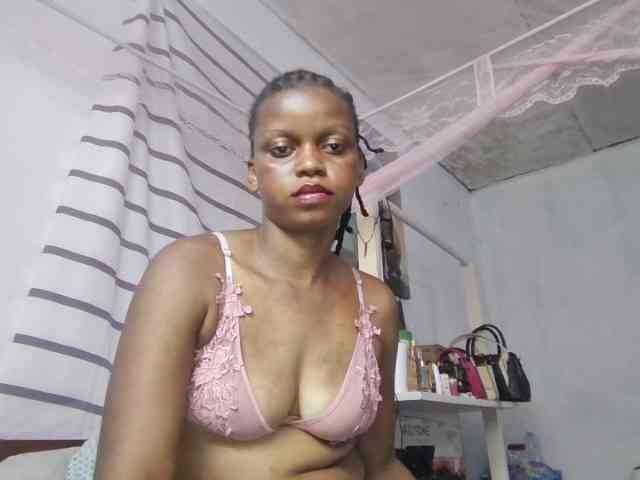 petittegoddess254 webcam