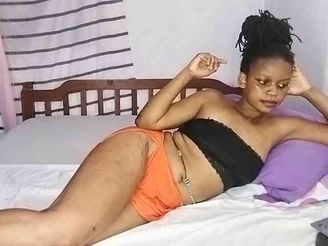 petittegoddess254 webcam