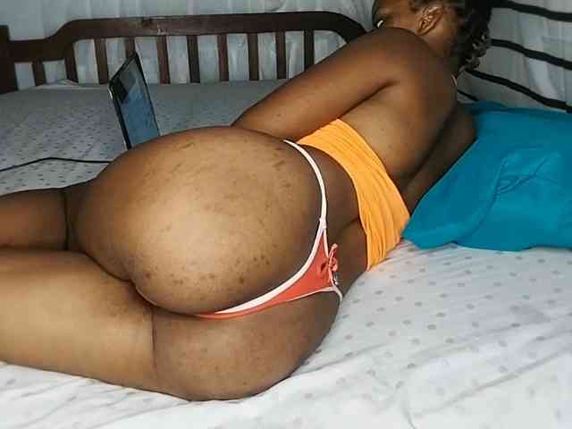 petittegoddess254 webcam