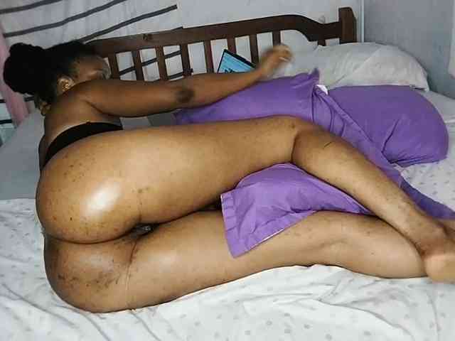petittegoddess254 webcam