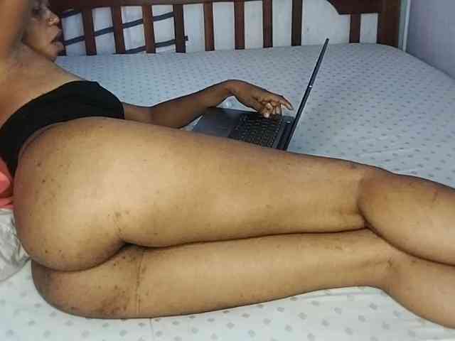 petittegoddess254 webcam
