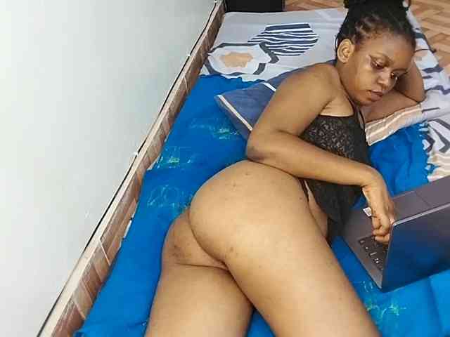 petittegoddess254 webcam
