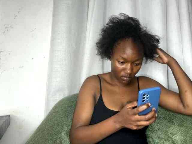 petittegoddess254 webcam