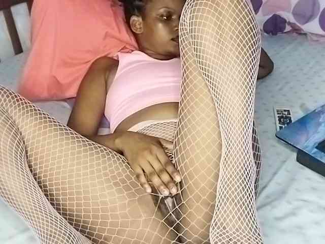 petittegoddess254 webcam