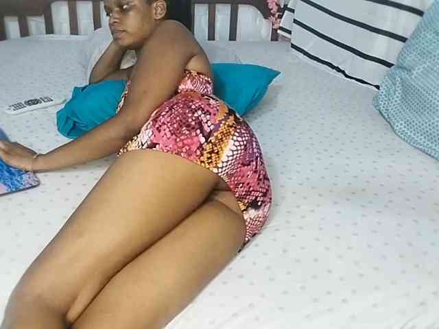 petittegoddess254 webcam