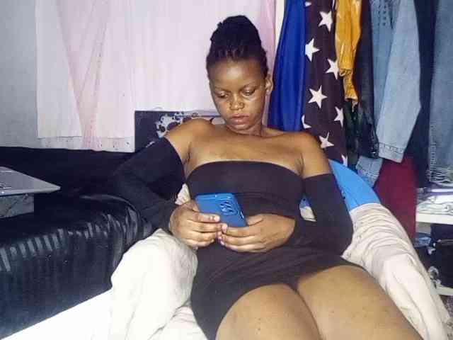 petittegoddess254 petittegoddess254
