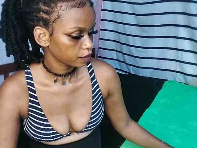 petittegoddess254 webcam