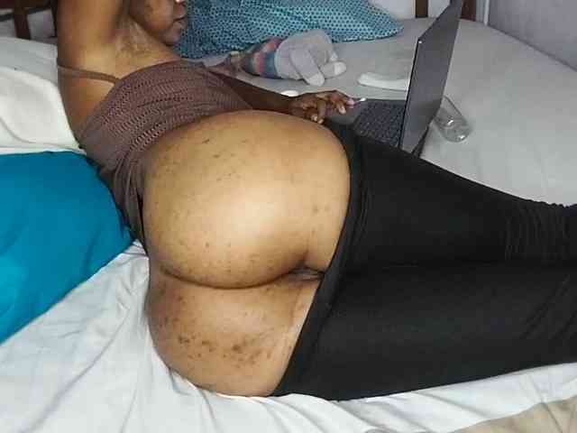 petittegoddess254 webcam