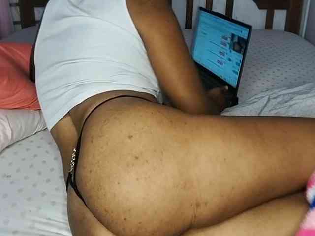 petittegoddess254 webcam