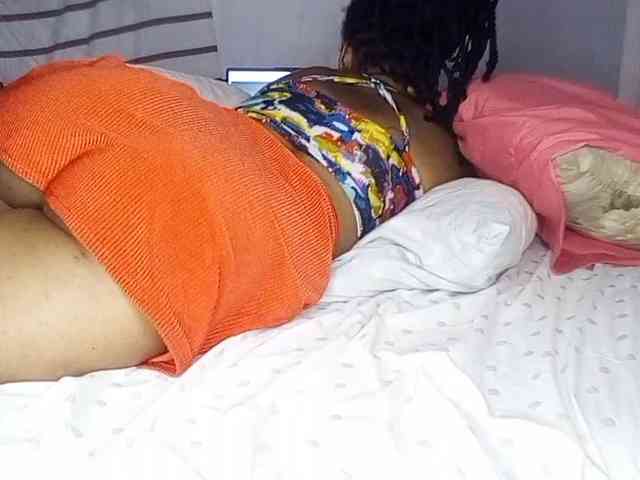 petittegoddess254 webcam