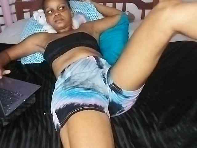 petittegoddess254 webcam