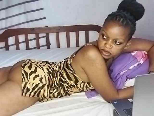 petittegoddess254 webcam