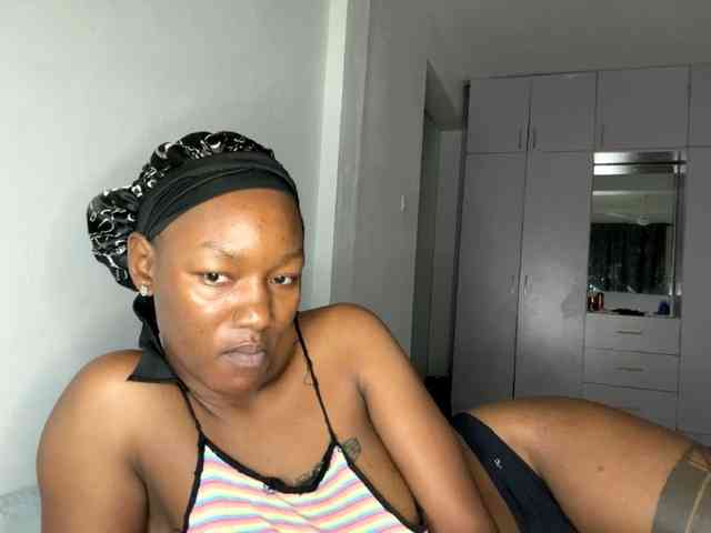 petittegoddess254 petittegoddess254