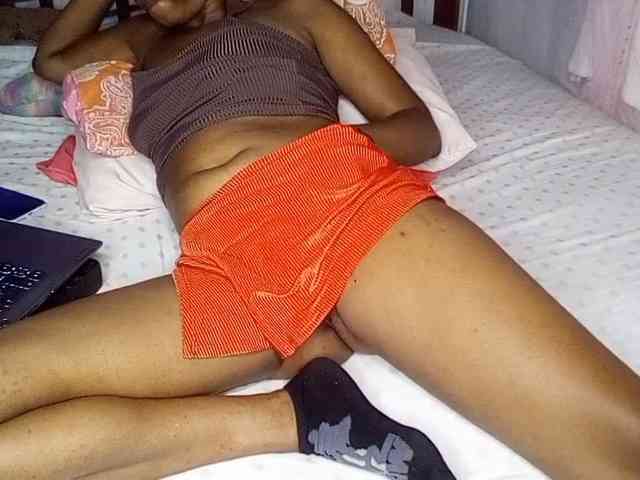 petittegoddess254 webcam