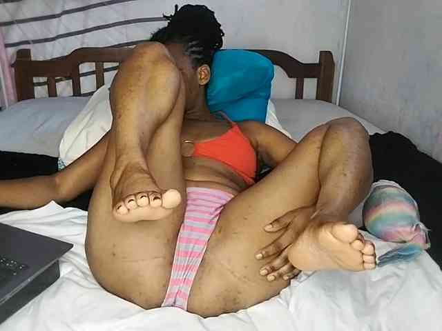 petittegoddess254 webcam