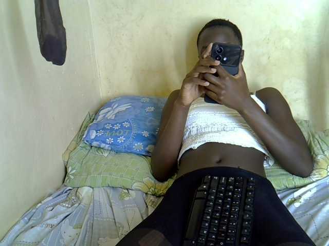 Hotdomina2 live cam on BongaCams