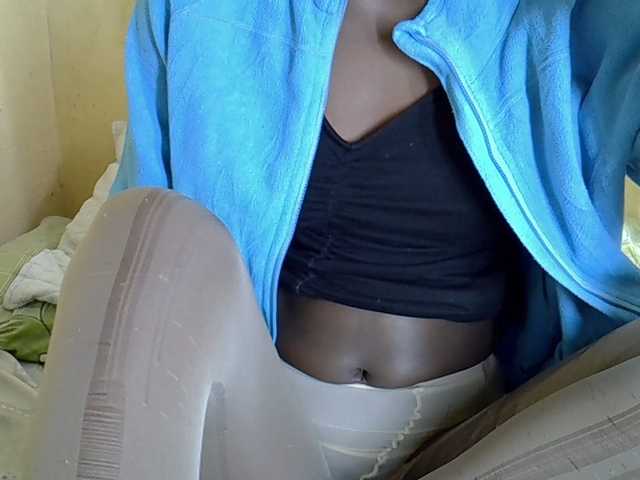 Hotdomina2 live webcam show