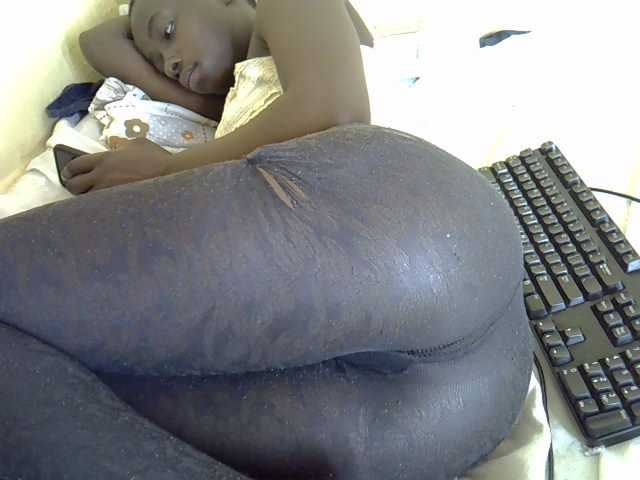 Hotdomina2 live cam on BongaCams