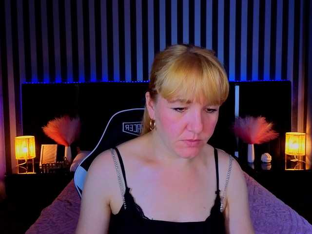 KirraSalute live cam on BongaCams