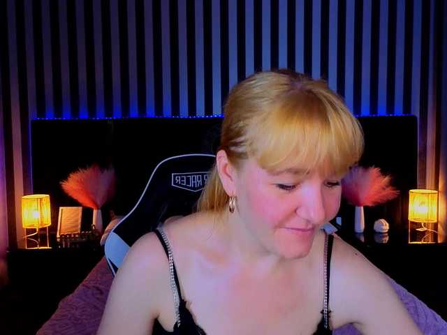 KirraSalute live cam on BongaCams
