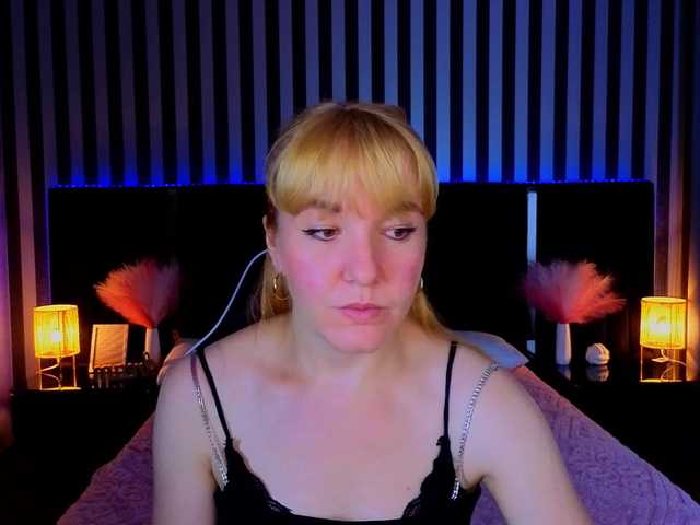 KirraSalute live cam on BongaCams