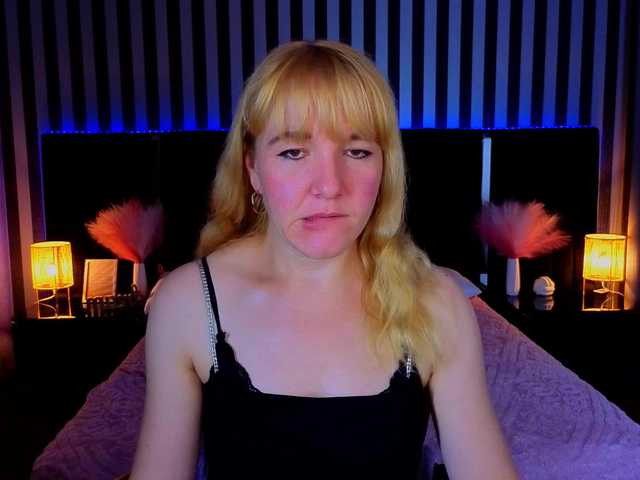 KirraSalute live cam on BongaCams