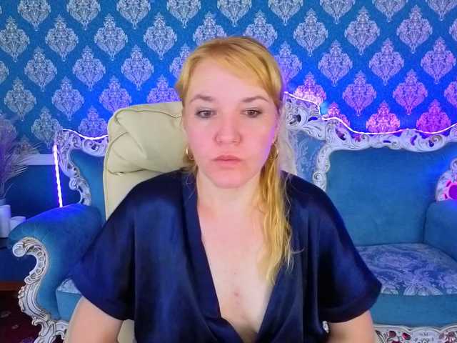 KirraSalute live cam on BongaCams