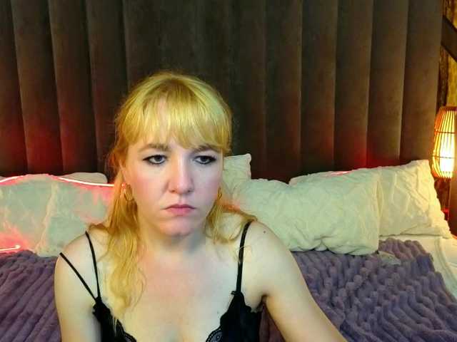 KirraSalute live cam on BongaCams