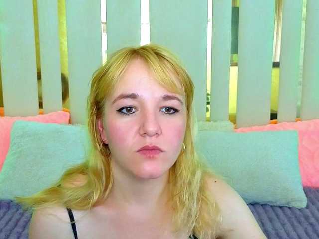 KirraSalute live cam on BongaCams