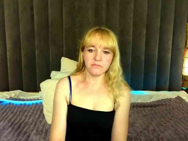 KirraSalute Sex Cam Show