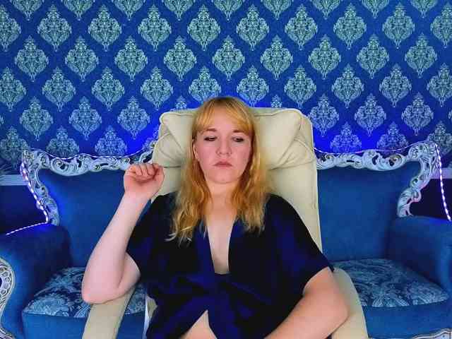 Model: KirraSalute