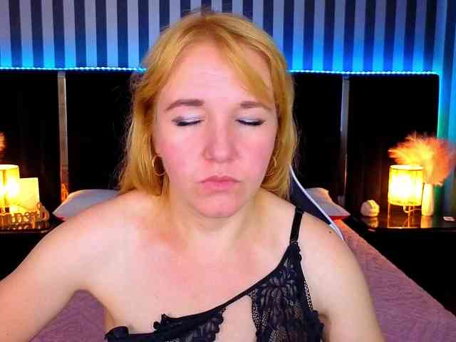 KirraSalute Sex Cam Show