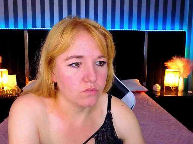 KirraSalute Sex Cam Show
