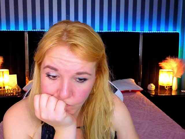 KirraSalute Sex Cam Show
