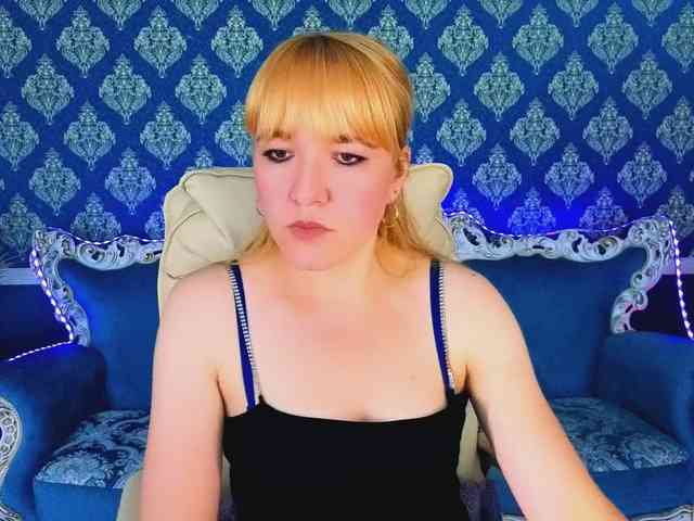 Model: KirraSalute