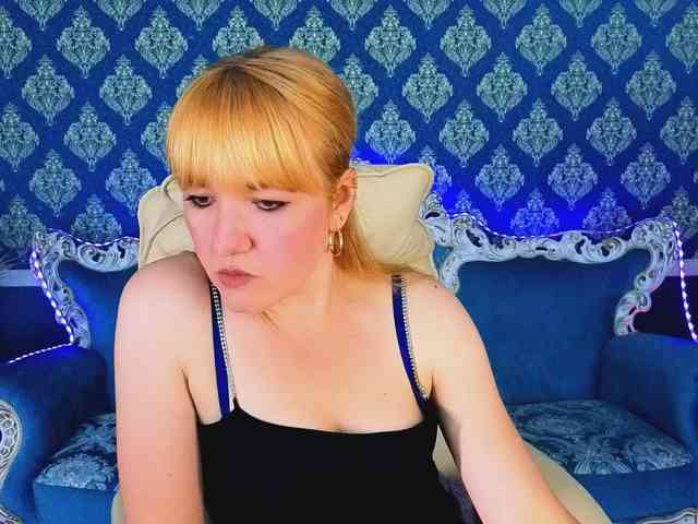 KirraSalute Sex Cam Show