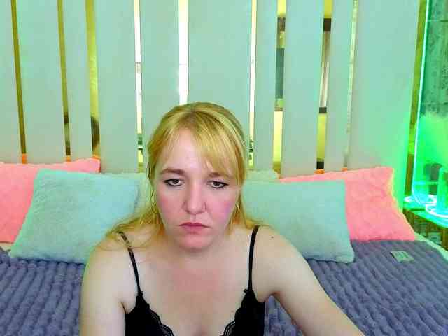 KirraSalute Sex Cam Show